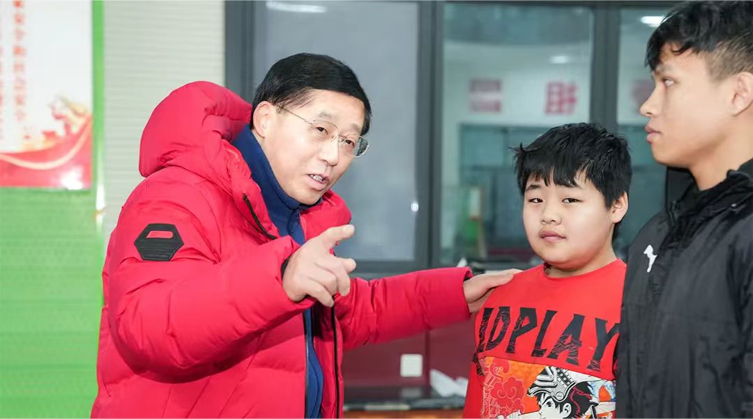 他们先后对